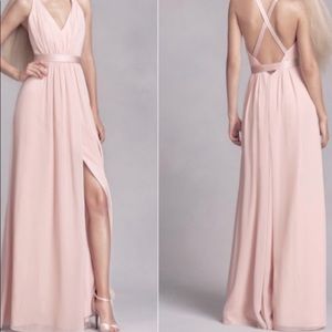 Vera Wang V Neck Halter Gown in Blush 💕